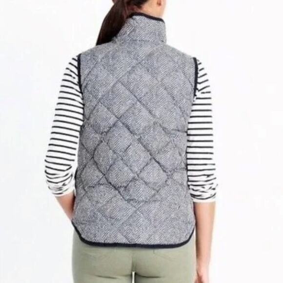 J.Crew Herringbone Gray and Black Puffer Vest Size Small - Picture 2 of 8
